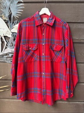 Outdoor Exchange Red Plaid Flannel Shirt - Classic Men's Button-Up
